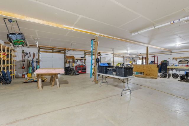 2010 Mosley Ferry Rd, Chapmansboro, TN 37035