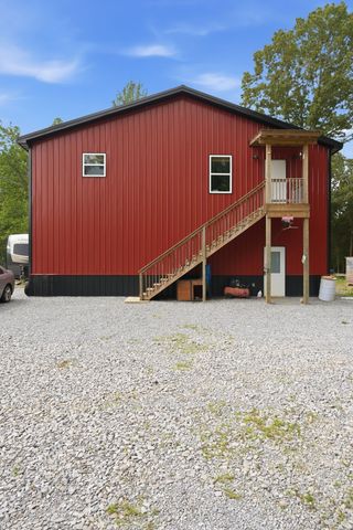 2010 Mosley Ferry Rd, Chapmansboro, TN 37035