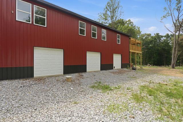 2010 Mosley Ferry Rd, Chapmansboro, TN 37035