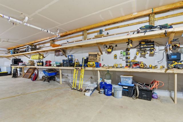 2010 Mosley Ferry Rd, Chapmansboro, TN 37035