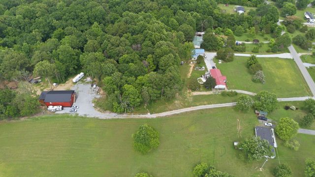 2010 Mosley Ferry Rd, Chapmansboro, TN 37035
