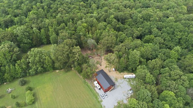2010 Mosley Ferry Rd, Chapmansboro, TN 37035