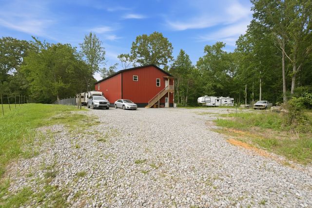 2010 Mosley Ferry Rd, Chapmansboro, TN 37035