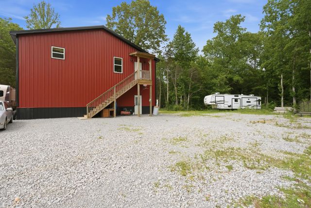 2010 Mosley Ferry Rd, Chapmansboro, TN 37035