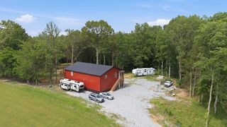 2010 Mosley Ferry Rd, Chapmansboro, TN 37035