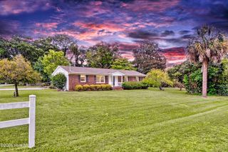 103 Garden Place Drive, Castle Hayne, NC 28429