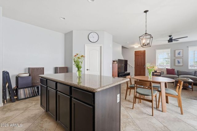 2089 S OLYMPIC Drive, Gilbert, AZ 85295