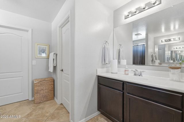 2089 S OLYMPIC Drive, Gilbert, AZ 85295