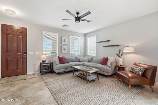 2089 S OLYMPIC Drive, Gilbert, AZ 85295