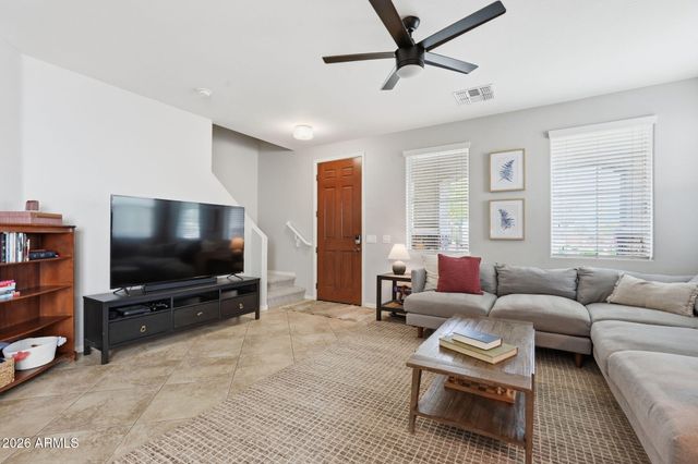 2089 S OLYMPIC Drive, Gilbert, AZ 85295