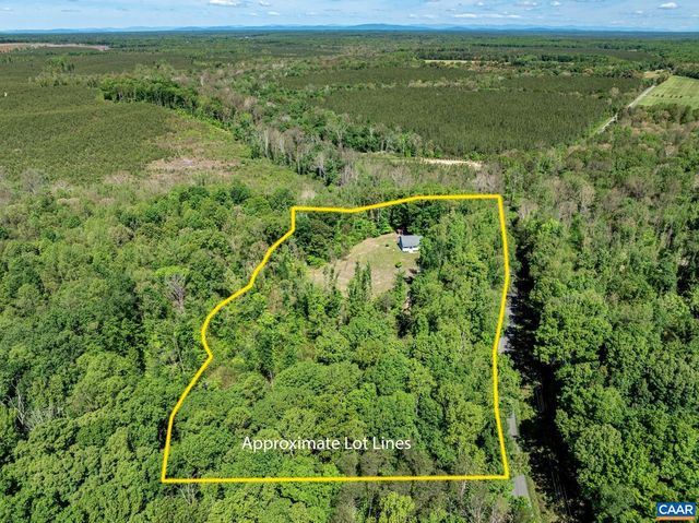 4739 E OLD MOUNTAIN RD, Louisa, VA 23093