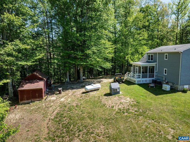 4739 E OLD MOUNTAIN RD, Louisa, VA 23093