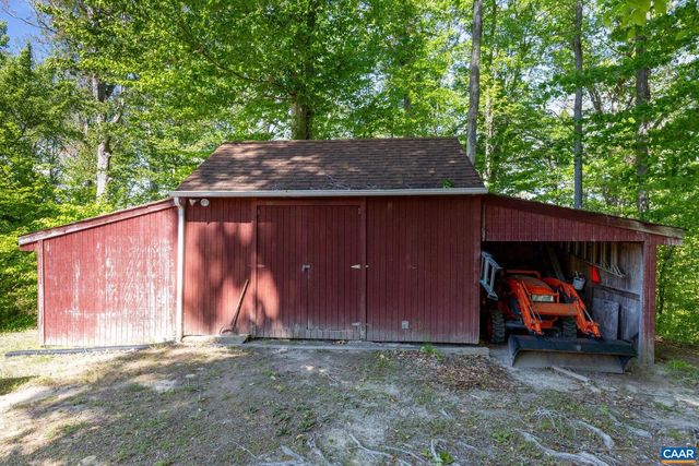 4739 E OLD MOUNTAIN RD, Louisa, VA 23093