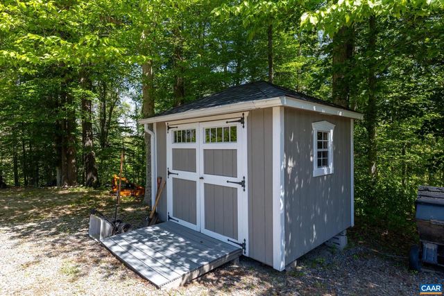 4739 E OLD MOUNTAIN RD, Louisa, VA 23093
