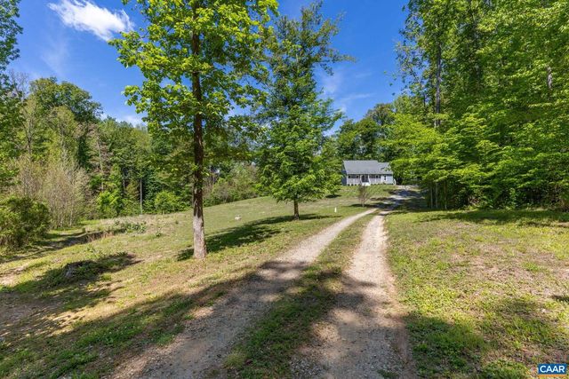 4739 E OLD MOUNTAIN RD, Louisa, VA 23093
