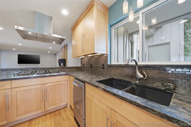 6272 S Jamestown Avenue, Tulsa, OK 74136