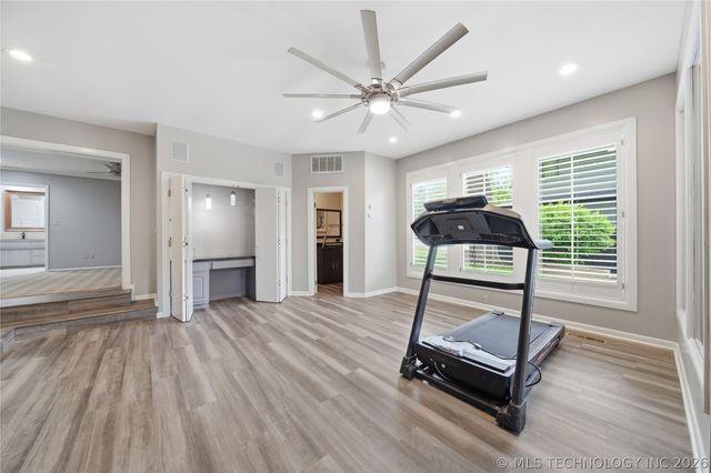 6272 S Jamestown Avenue, Tulsa, OK 74136