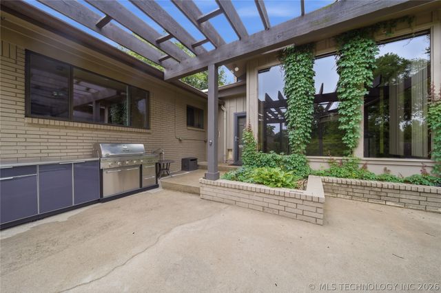 6272 S Jamestown Avenue, Tulsa, OK 74136