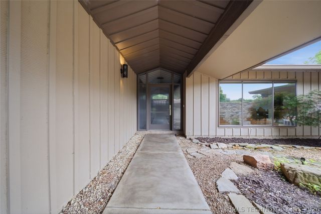 6272 S Jamestown Avenue, Tulsa, OK 74136