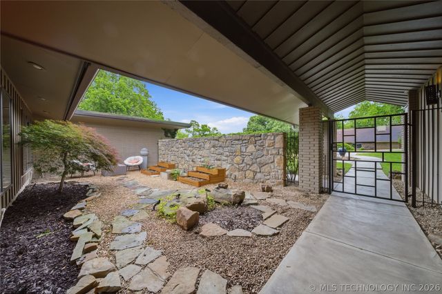 6272 S Jamestown Avenue, Tulsa, OK 74136