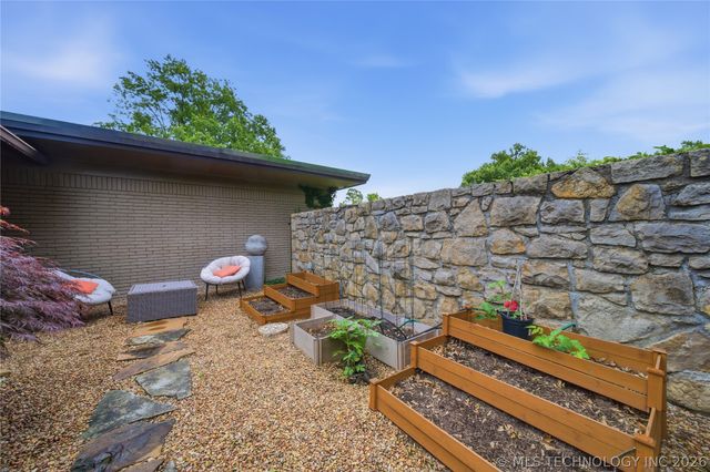 6272 S Jamestown Avenue, Tulsa, OK 74136