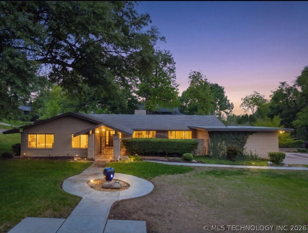 6272 S Jamestown Avenue, Tulsa, OK 74136