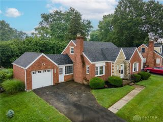 3858 Far Hills Avenue, Dayton, OH 45429