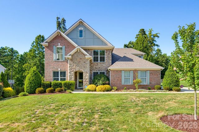 270 S San Agustin Drive, Mooresville, NC 28117