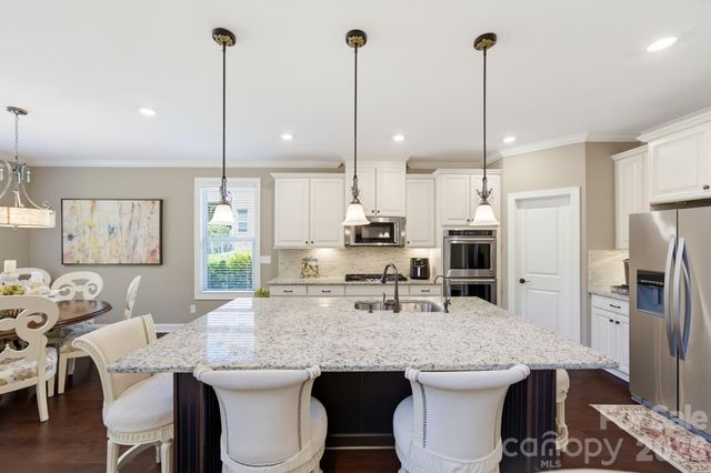 270 S San Agustin Drive, Mooresville, NC 28117