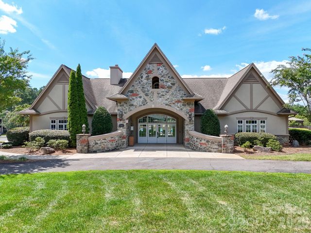 270 S San Agustin Drive, Mooresville, NC 28117