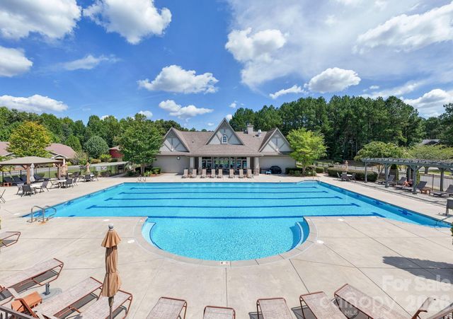 270 S San Agustin Drive, Mooresville, NC 28117