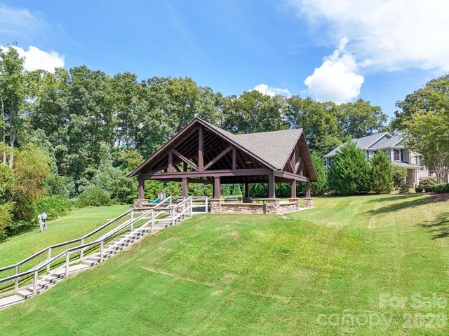 270 S San Agustin Drive, Mooresville, NC 28117