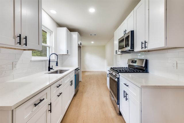1021 Coury Road, Everman, TX 76140