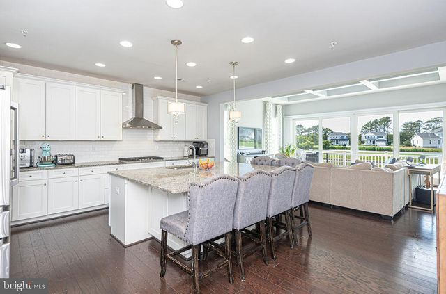 10121 FAST COLORS LN, Berlin, MD 21811