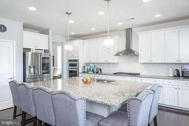 10121 FAST COLORS LN, Berlin, MD 21811