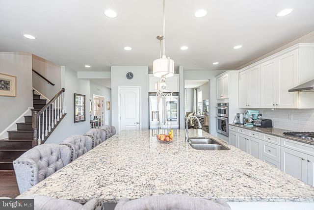 10121 FAST COLORS LN, Berlin, MD 21811