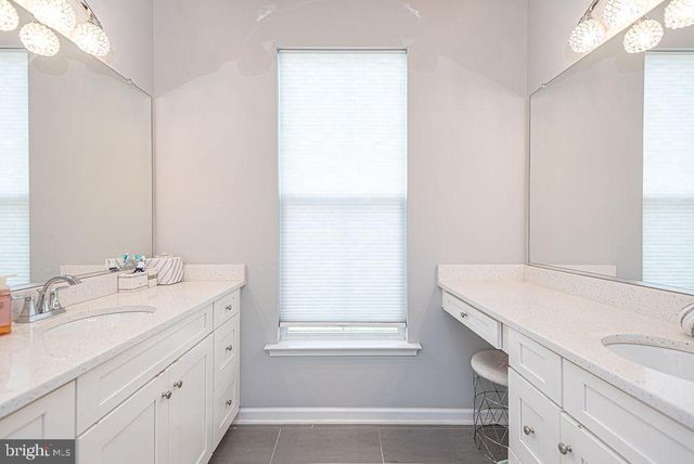 10121 FAST COLORS LN, Berlin, MD 21811