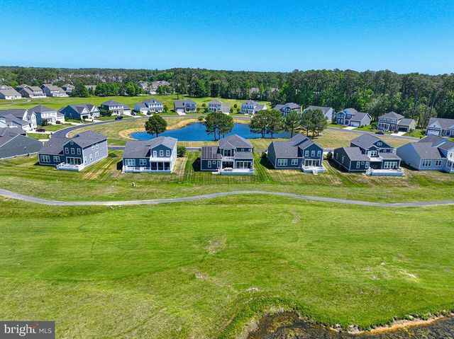 10121 FAST COLORS LN, Berlin, MD 21811