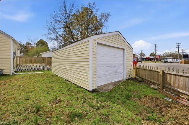 4000 Hamilton ST, Chesapeake, VA 23324