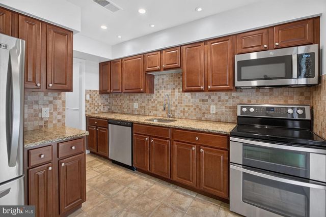 2206 LOFTY HEIGHTS PL, Reston, VA 20191
