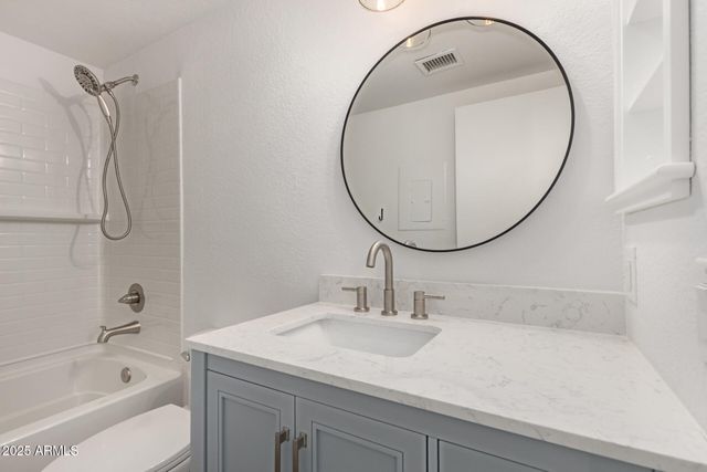 2910 W MARCONI Avenue 117, Phoenix, AZ 85053