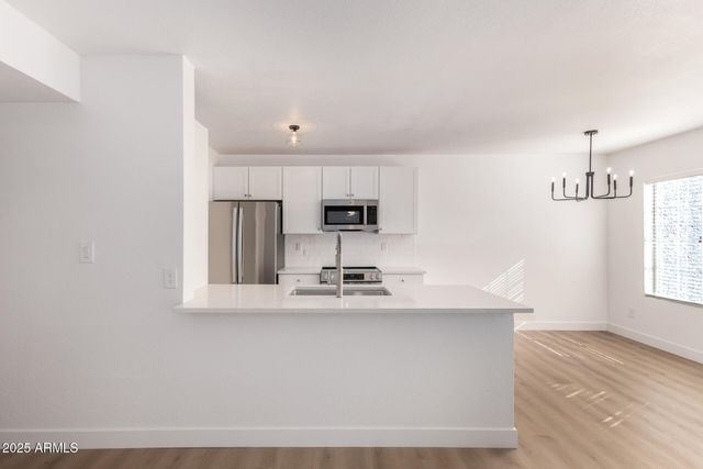 2910 W MARCONI Avenue 117, Phoenix, AZ 85053