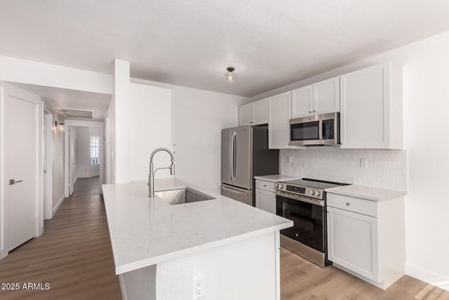 2910 W MARCONI Avenue 117, Phoenix, AZ 85053