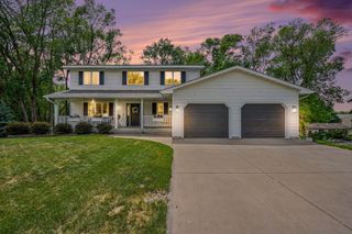 685 Flora Square, Prescott, WI 54021