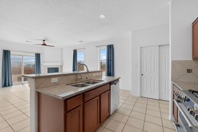 504 Brianna Loop NE, Albuquerque, NM 87113