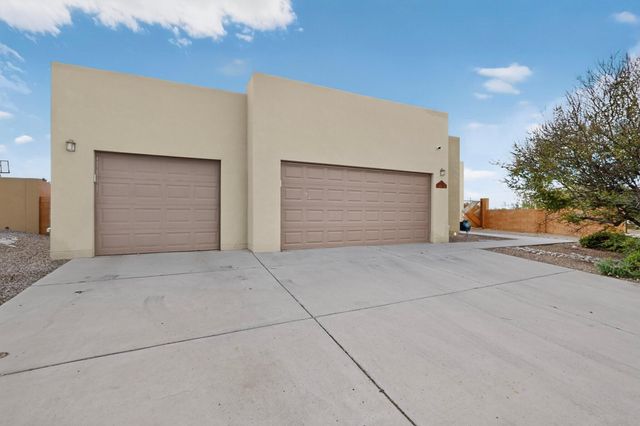 504 Brianna Loop NE, Albuquerque, NM 87113