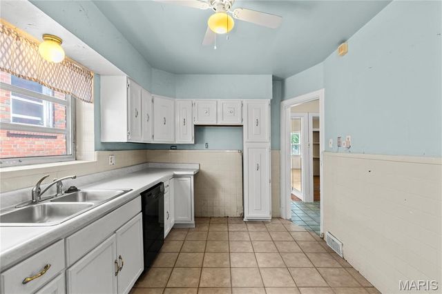 5941 Park Lane, St Louis, MO 63147