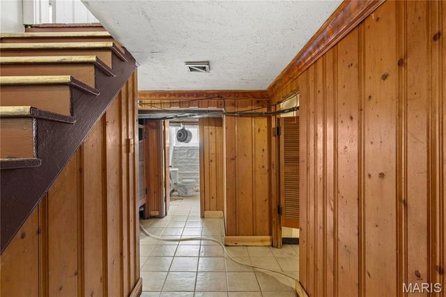 5941 Park Lane, St Louis, MO 63147