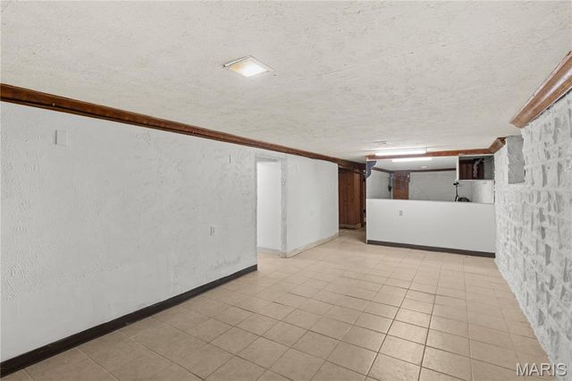 5941 Park Lane, St Louis, MO 63147