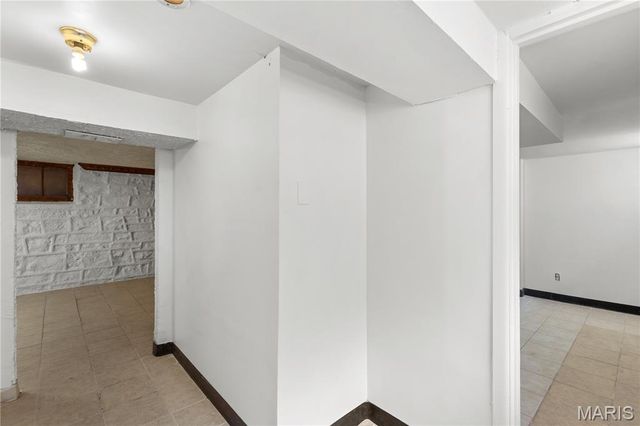 5941 Park Lane, St Louis, MO 63147